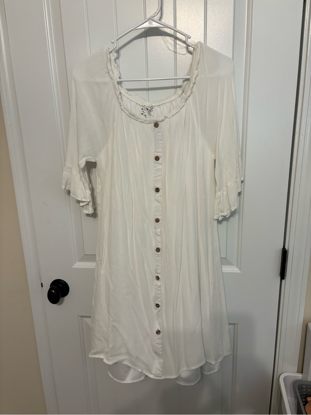 White dress with 3/4 sleeves